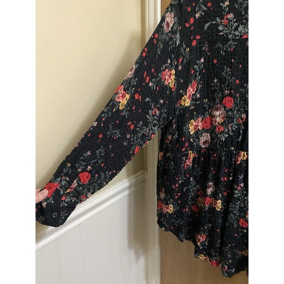 Torrid Emma Crinkle Gauze Long Sleeve Tunic Top Size 3 Black Floral Flowy Peplum - Picture 14 of 16